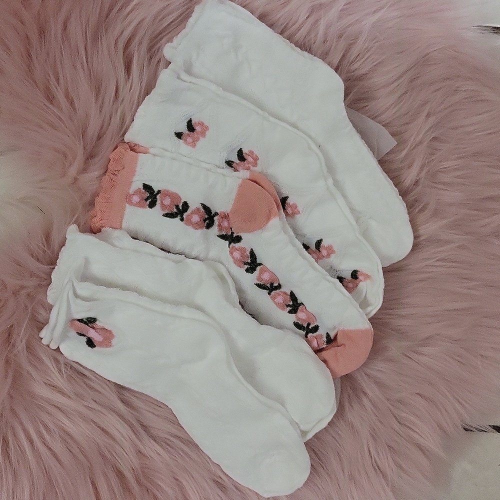 Brand New FLORAL SOCK SET-5CT.